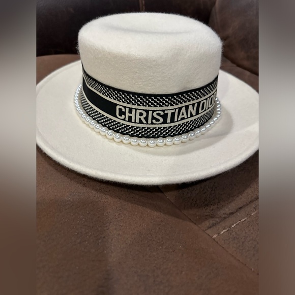 Fall/winter Felt Fedora Hats - cream with pearls and ribbon - Picture 2 of 7